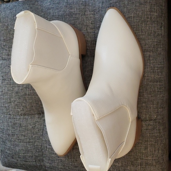 VETASTE Pointed Toe Stacked Chunky Block Heel Ankle Boots White Size 5.5 - Picture 6 of 11
